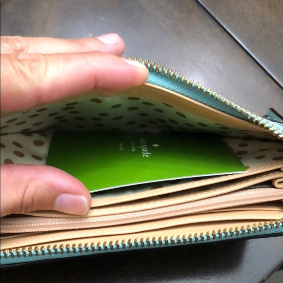 Brand new Kate Spade wallet - Picture 6 of 6